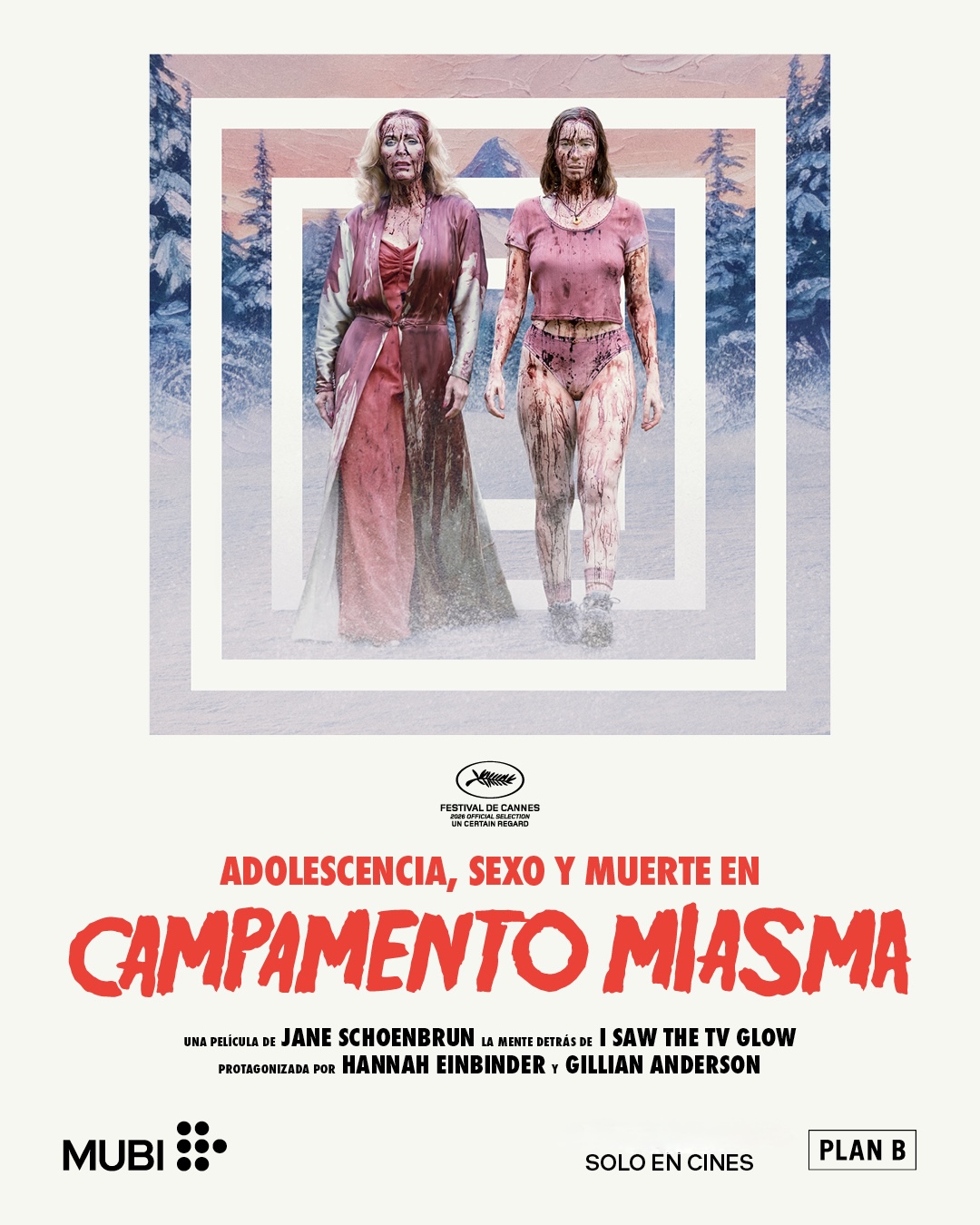 “Adolescencia, Sexo y Muerte en Campamento Miasma” reimagina los clásicos slasher de los 80s para la era moderna, entrelazándolos con un estilizado e inquietante discurso sobre el deseo, trauma y la angustia queer. 